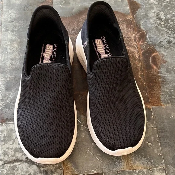 Like new Skechers | Go Walk Slip-Ins | Size 8 1/2 - Picture 3 of 16